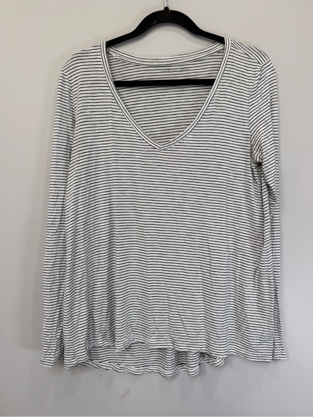 American Eagle Outfitters White & Black Striped V-Neck Long Sleeve Tee